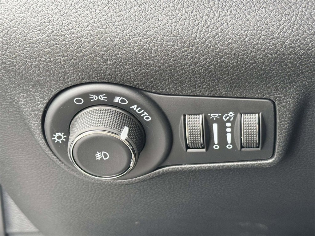 New 2026 Jeep Compass Limited image 28