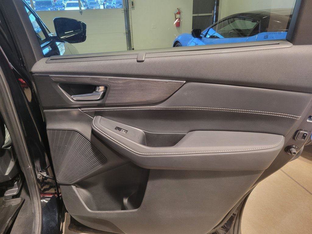 Used 2023 Acura MDX SH-AWD w/ Advance Package image 29