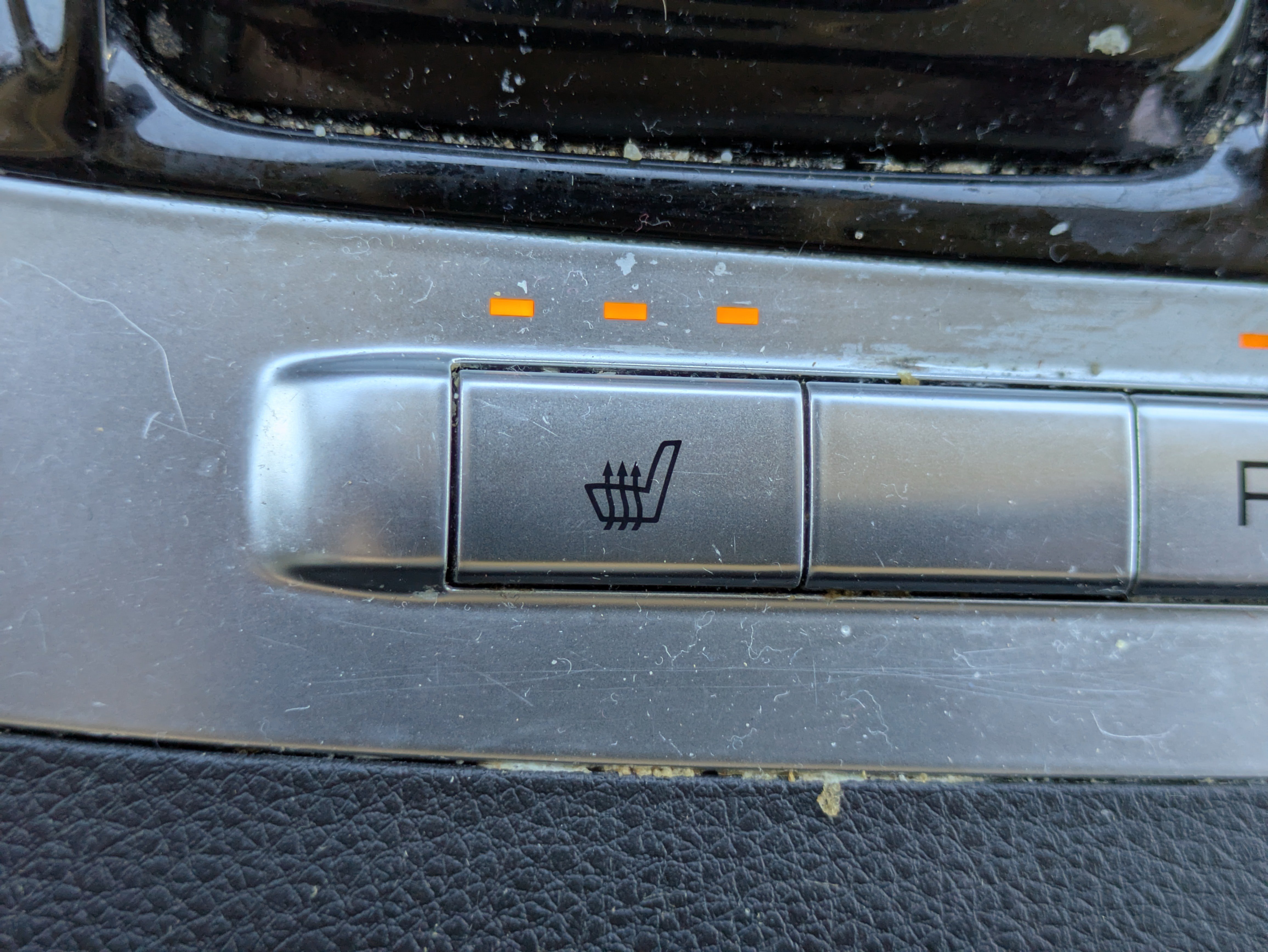 Used 2024 Kia Carnival EX FWD image 27