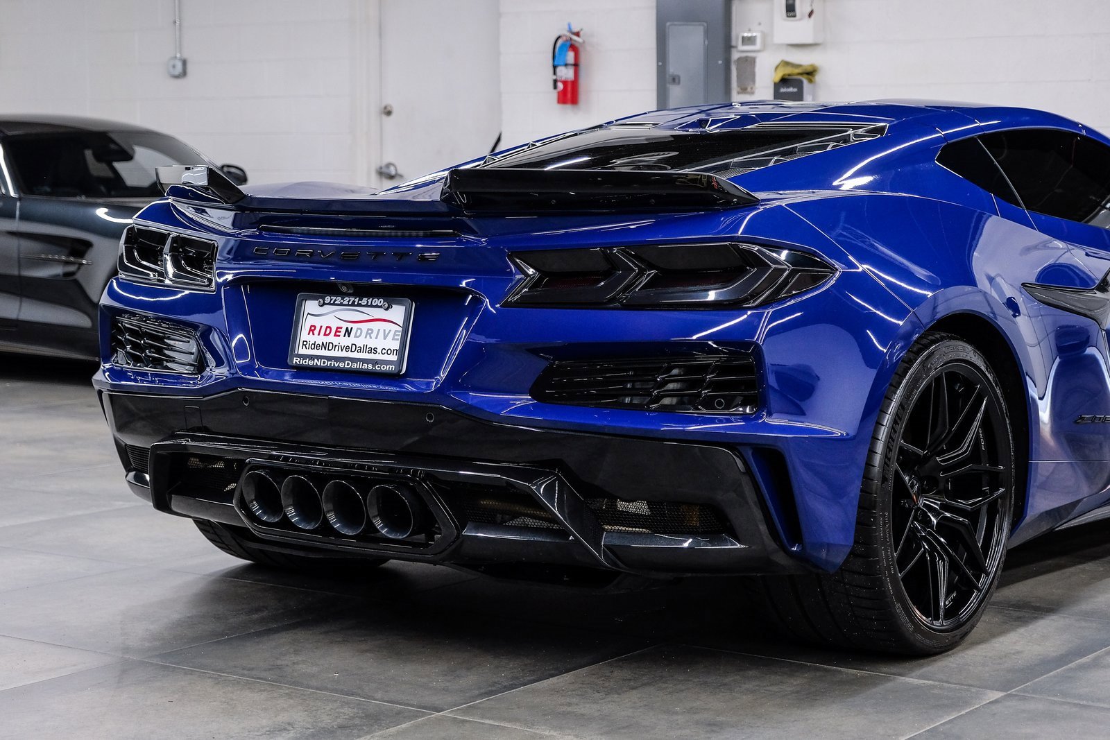 Used 2025 Chevrolet Corvette Z06 w/ Battery Protection Package image 13