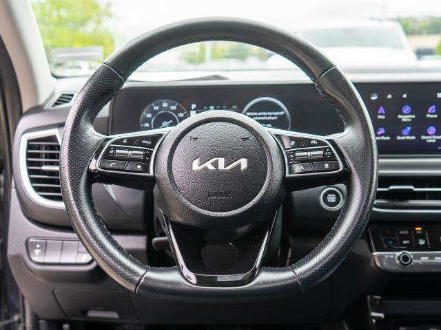 Certified 2025 Kia Seltos SX w/ SX Sunroof Package AWD/4WD image 15