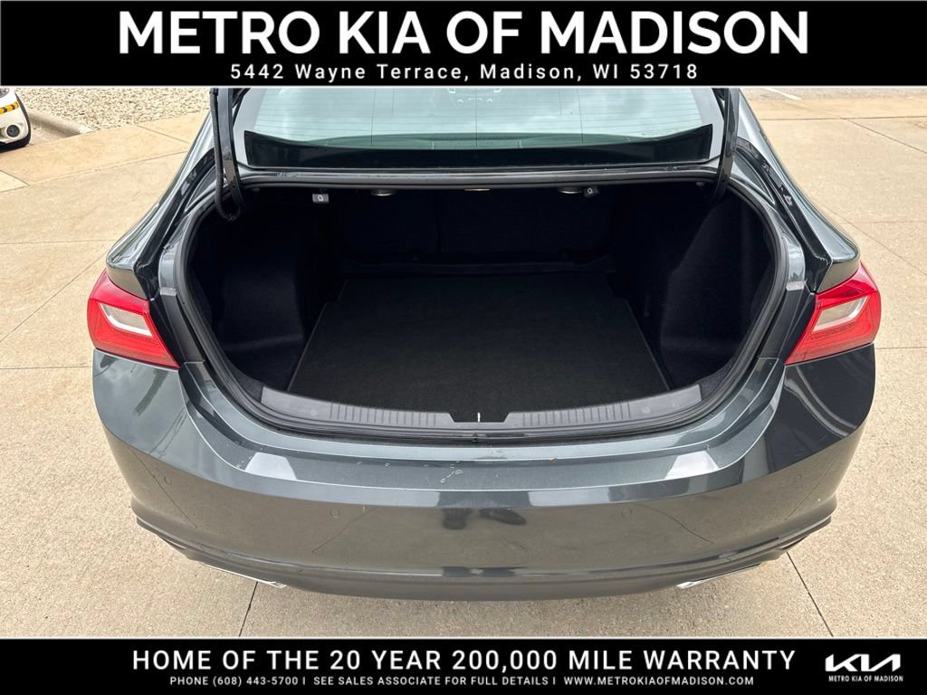 Used 2017 Chevrolet Malibu Premier w/ Driver Confidence Package FWD image 29