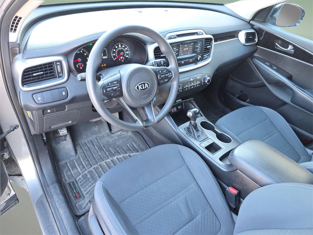 Used 2017 Kia Sorento LX image 20