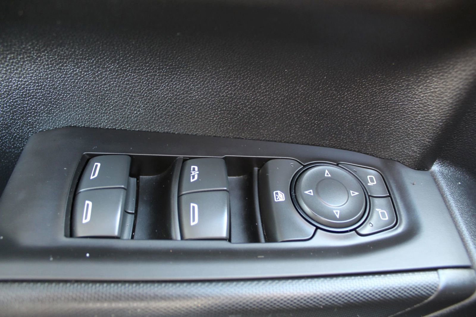 Used 2020 Chevrolet Silverado 1500 Custom w/ Custom Value Package image 23