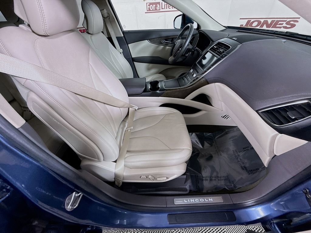 Used 2019 Lincoln Nautilus Reserve image 31
