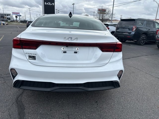Used 2023 Kia Forte LXS w/ LXS Technology Package image 5