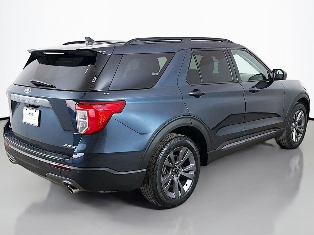 Used 2023 Ford Explorer XLT w/ Equipment Group 202A AWD/4WD image 14