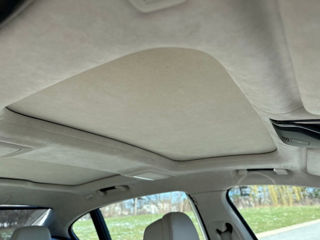 Used 2018 BMW 750i xDrive image 28