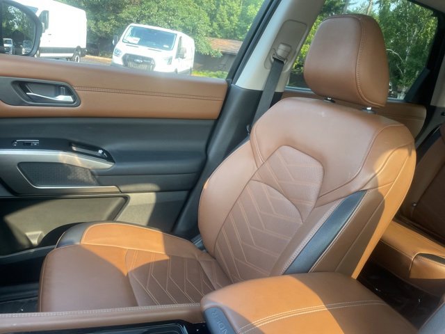 Used 2022 Nissan Pathfinder Platinum w/ Cargo Package image 33