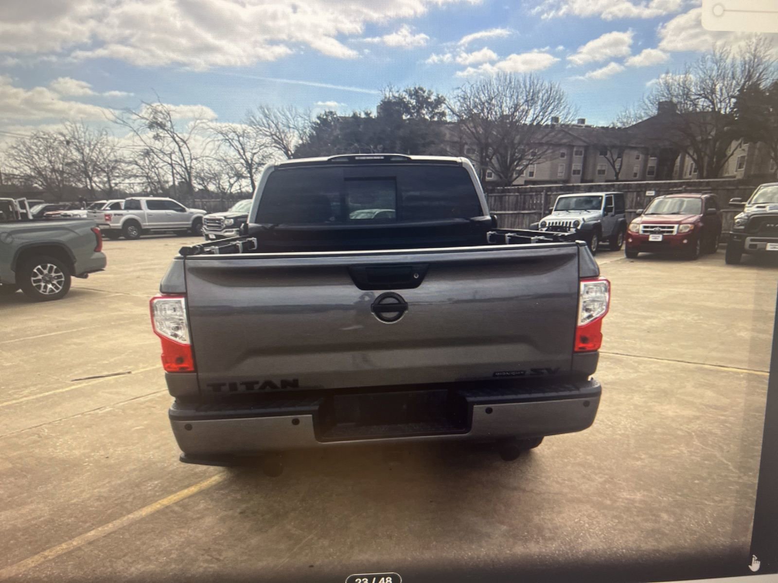 Used 2019 Nissan Titan SV w/ SV Convenience Package image 14