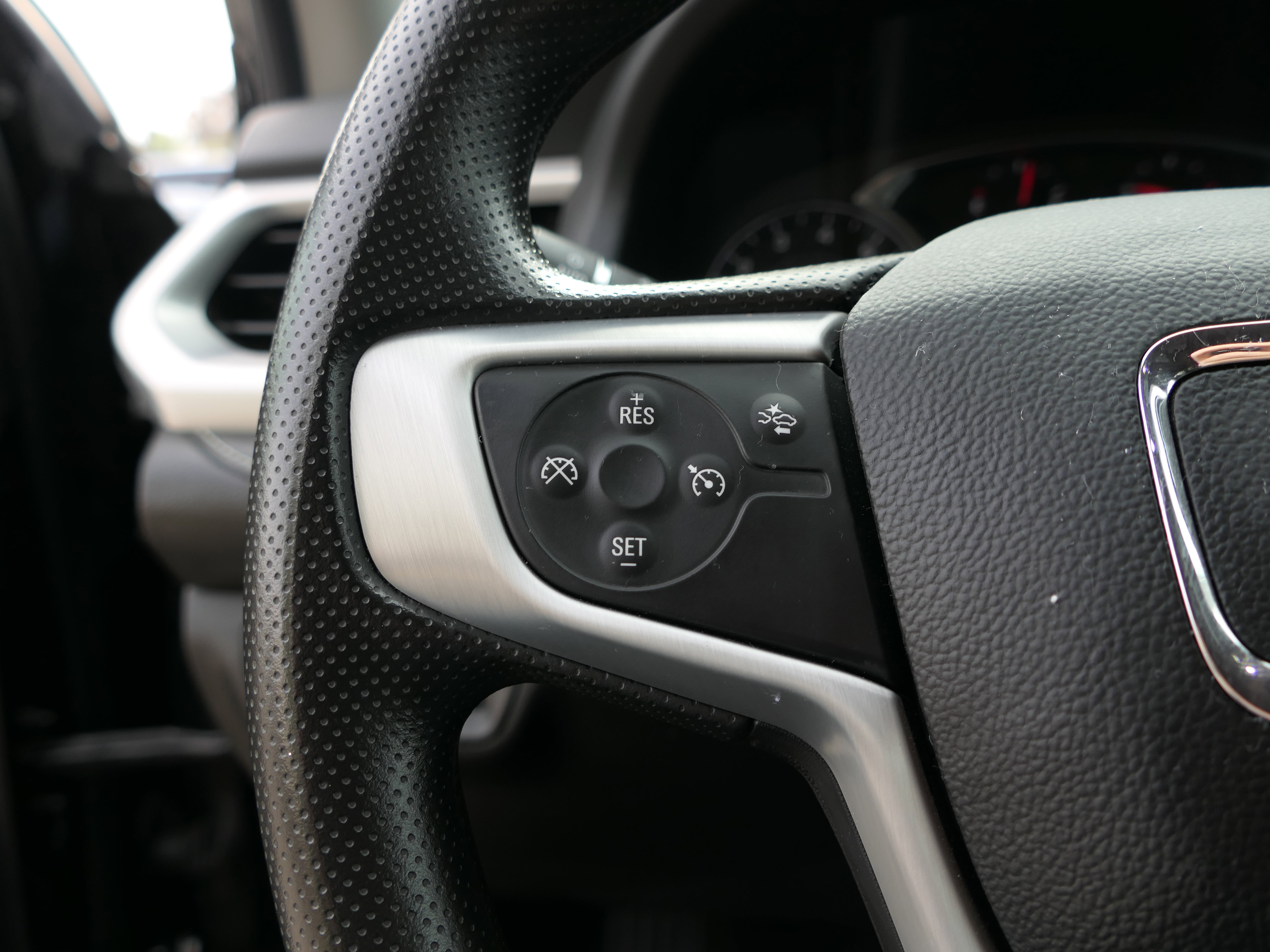 Used 2023 GMC Acadia SLE w/ Driver Convenience Package FWD image 15