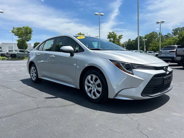 Used 2024 Toyota Corolla LE FWD image 4