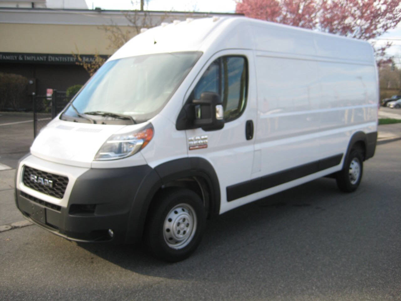 Used 2021 RAM ProMaster 2500 w/ Convenience Group FWD image 1