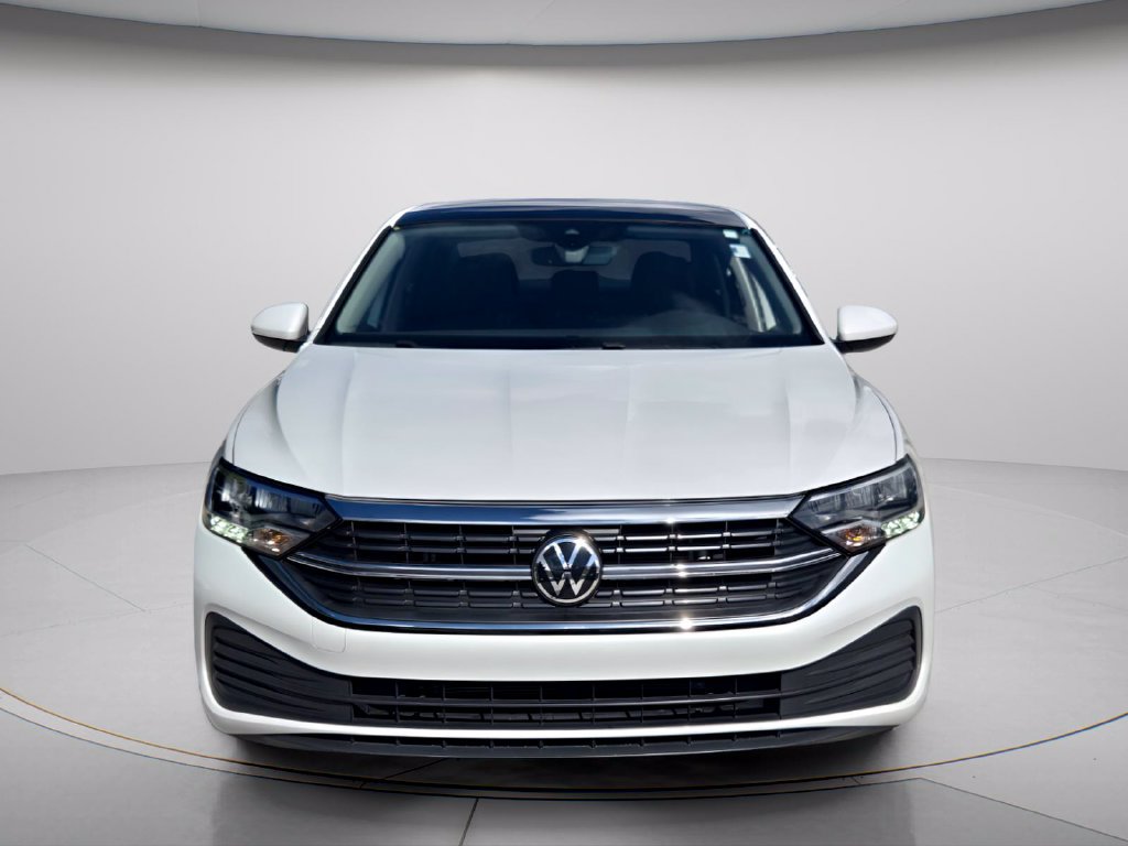 Certified 2024 Volkswagen Jetta SE w/ Panoramic Sunroof Package FWD image 9