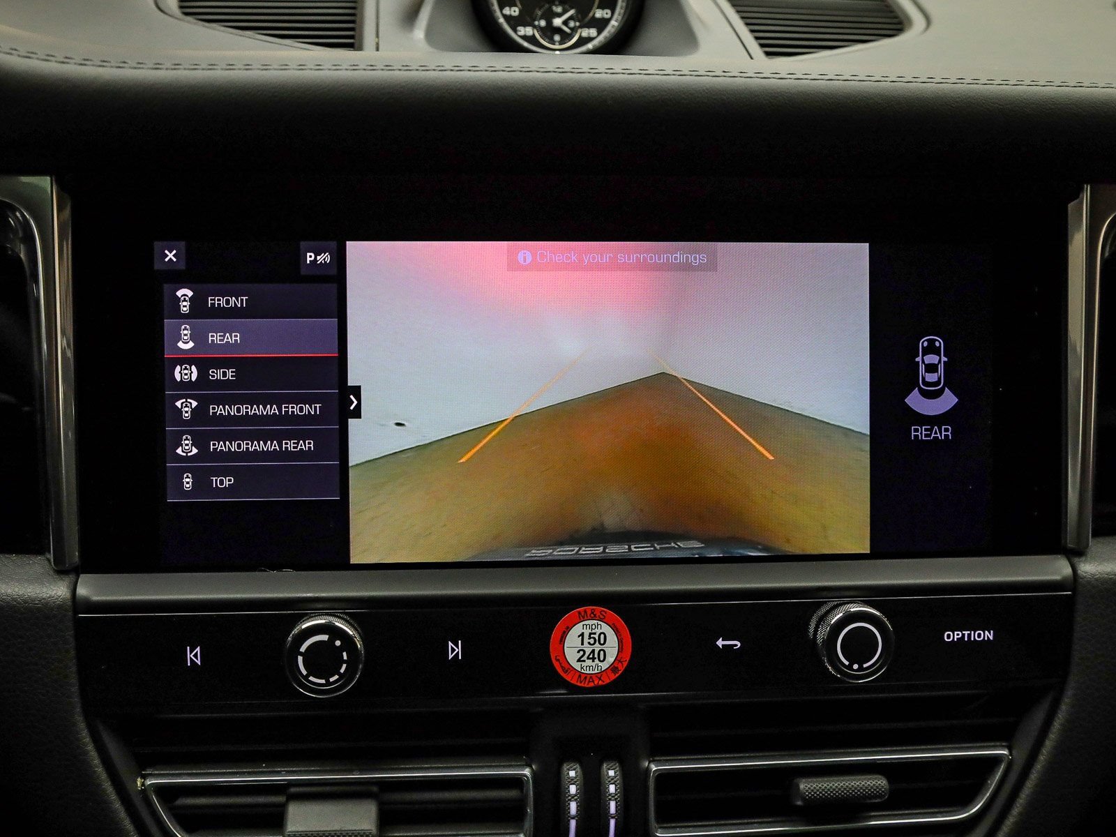 Certified 2025 Porsche Macan Turbo AWD/4WD image 30