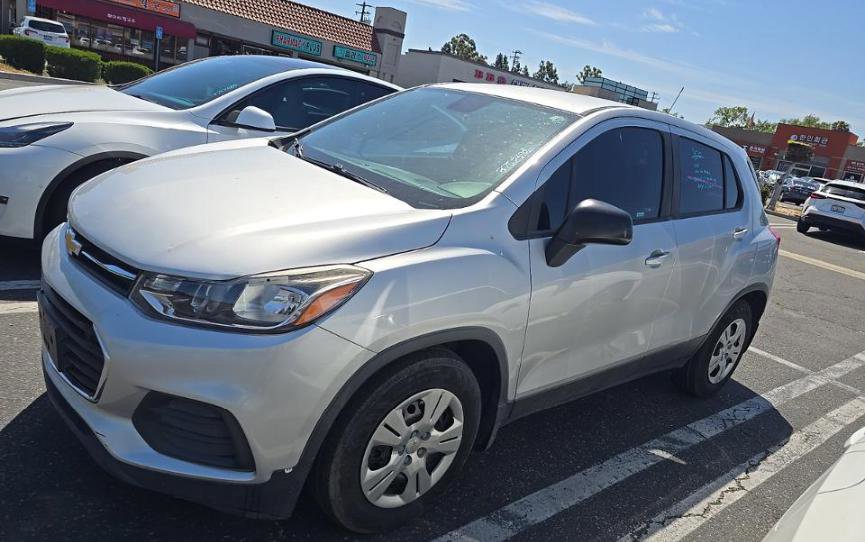Used 2017 Chevrolet Trax LS w/ LPO, Protection Package FWD image 2