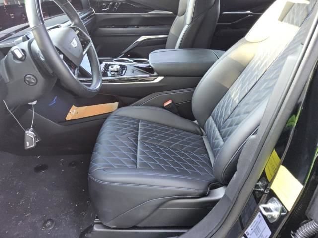 Used 2025 Cadillac Escalade IQ Sport 1 w/ LPO, ONYX Package AWD/4WD image 3