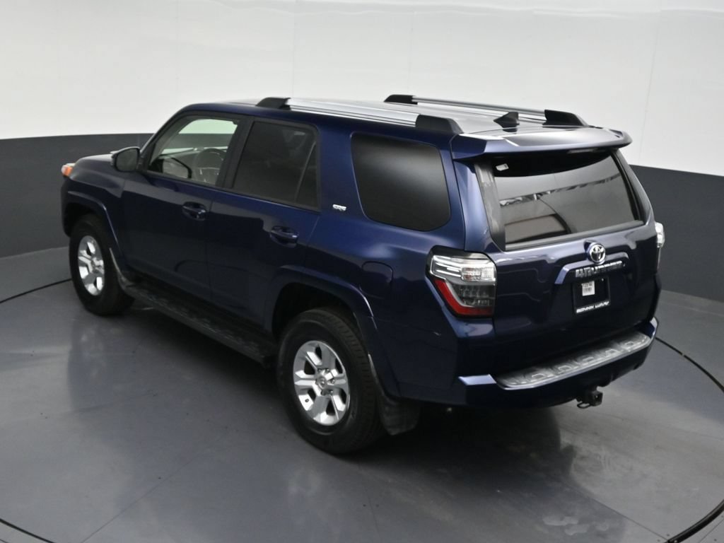 Used 2020 Toyota 4Runner SR5 AWD/4WD image 17
