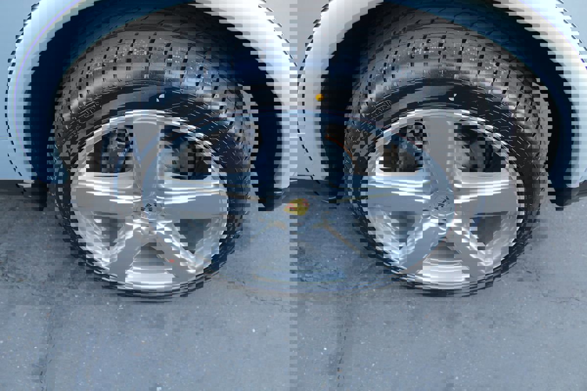 Used 2018 Porsche Cayenne Platinum Edition image 14