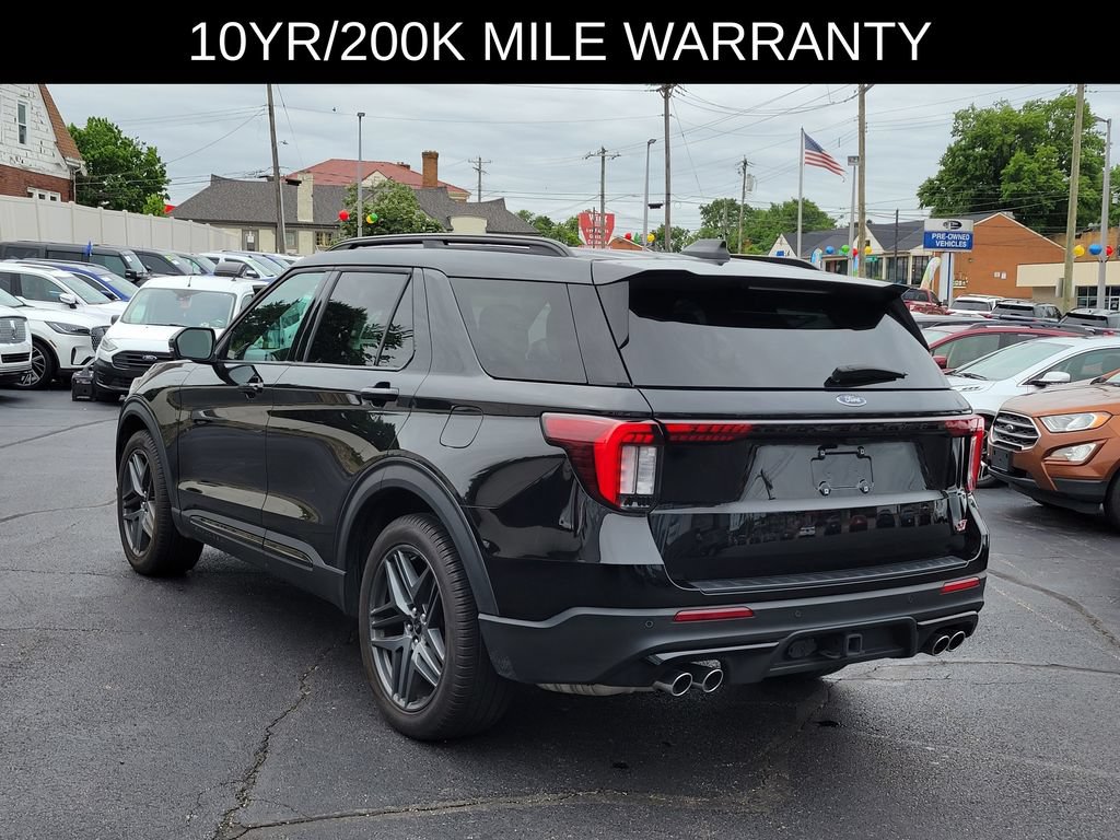 Used 2025 Ford Explorer ST AWD/4WD image 3