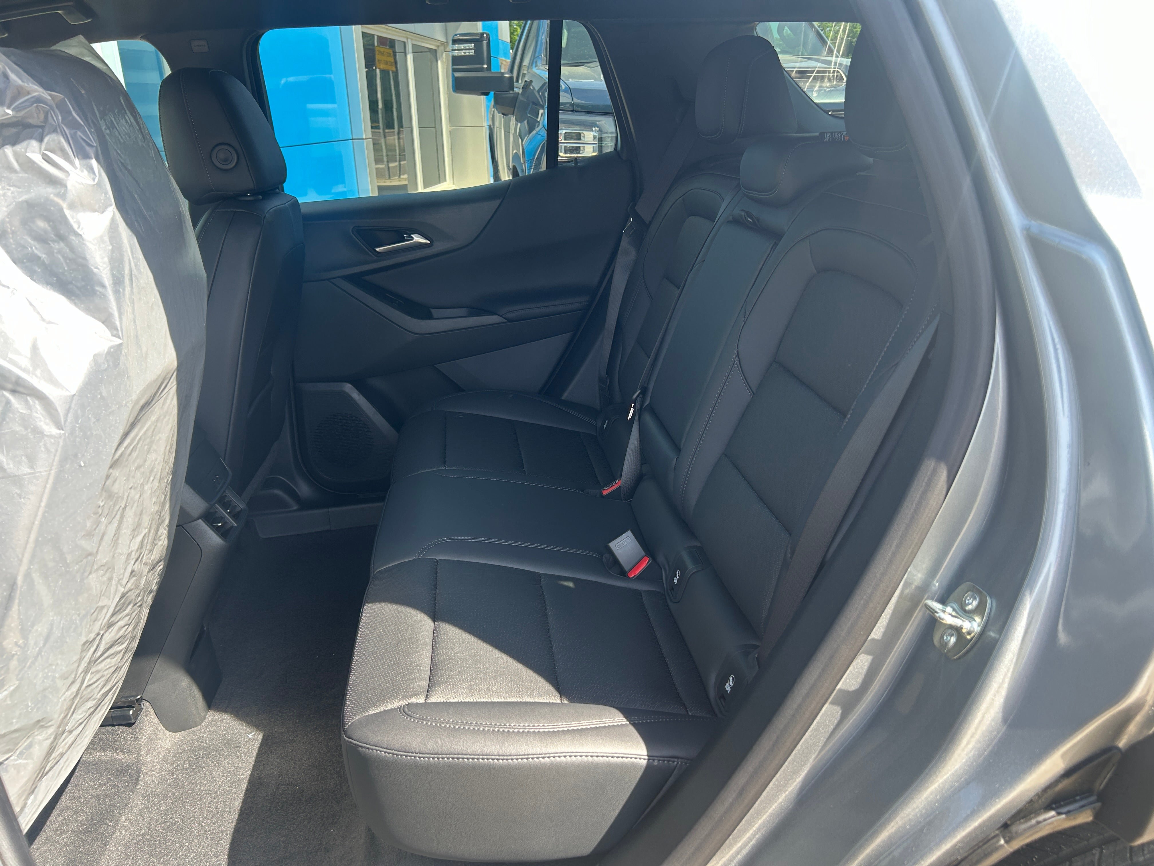 New 2026 Chevrolet Equinox LT w/ Convenience Package II AWD/4WD image 28