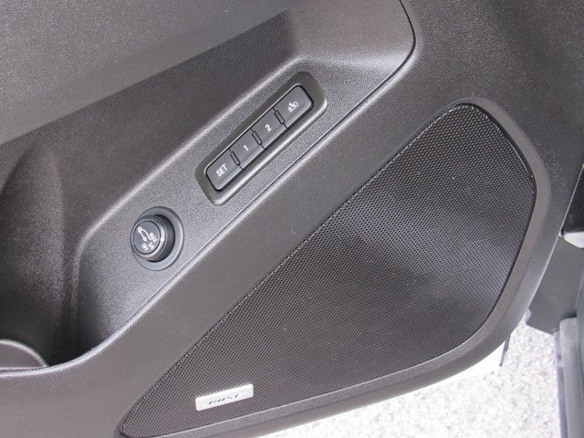 Used 2024 Chevrolet Equinox Premier image 15