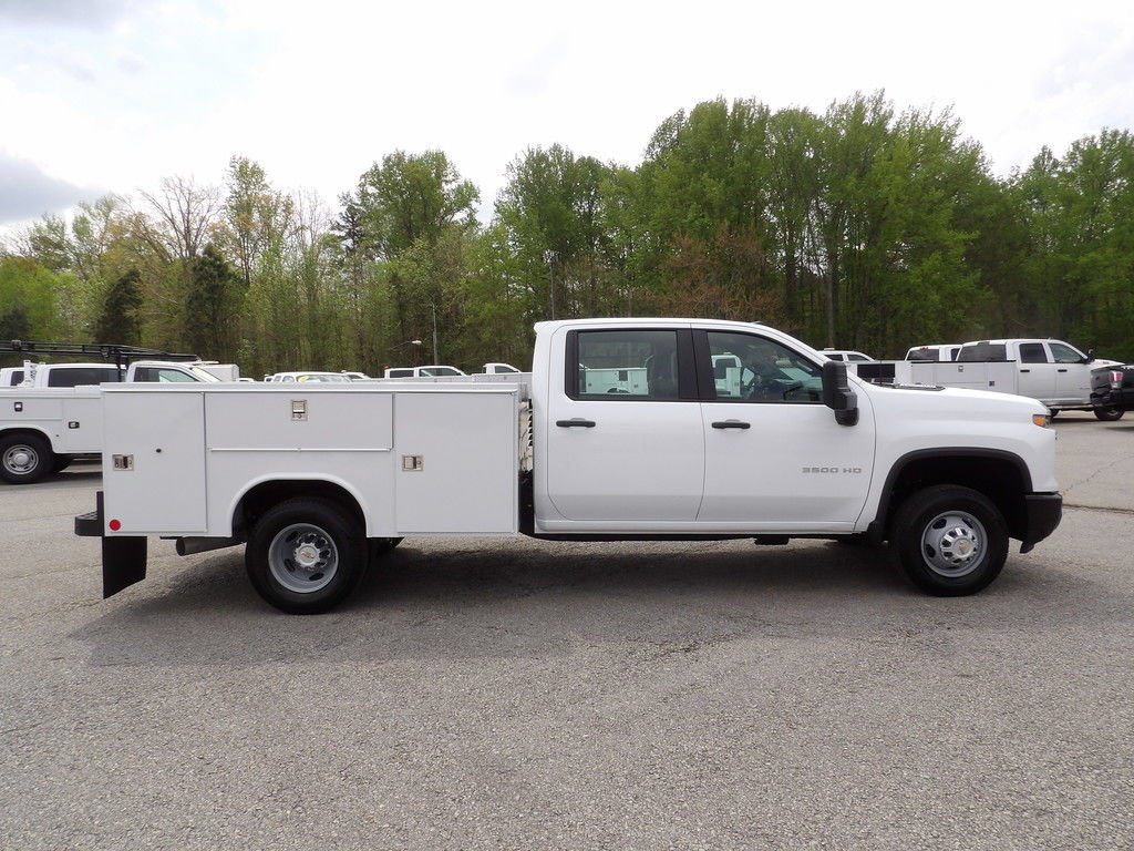 Used 2026 Chevrolet Silverado 3500 W/T AWD/4WD image 9