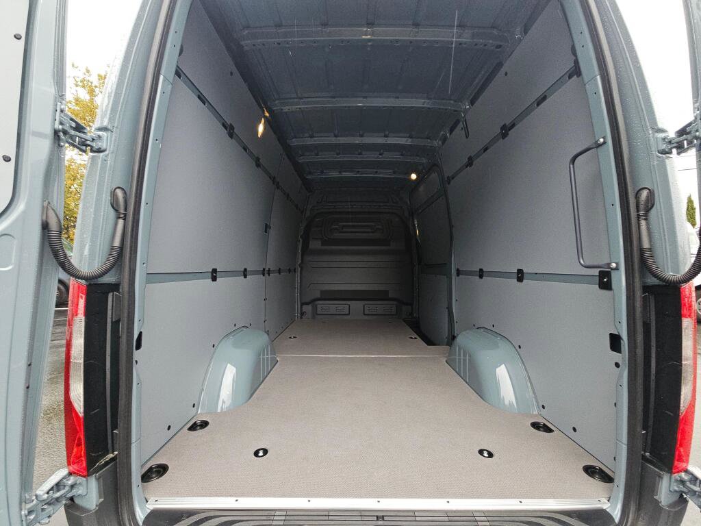 New 2025 Mercedes-Benz Sprinter 2500 image 15