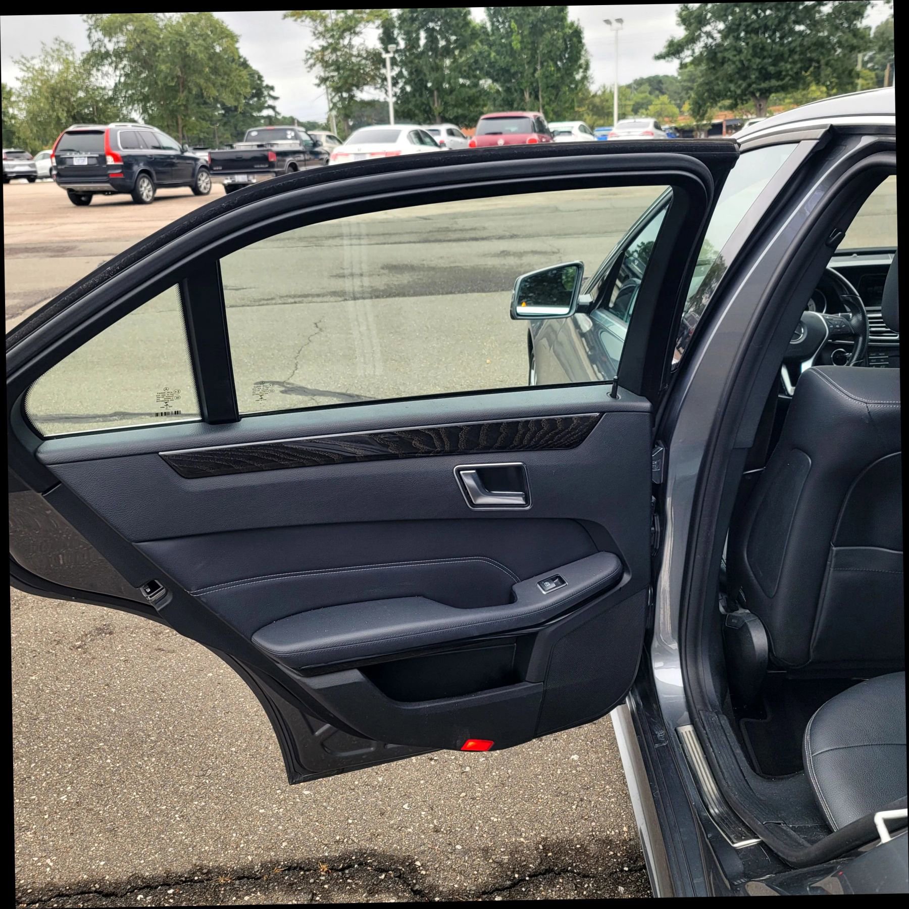 Used 2016 Mercedes-Benz E 350 4MATIC Sedan image 29