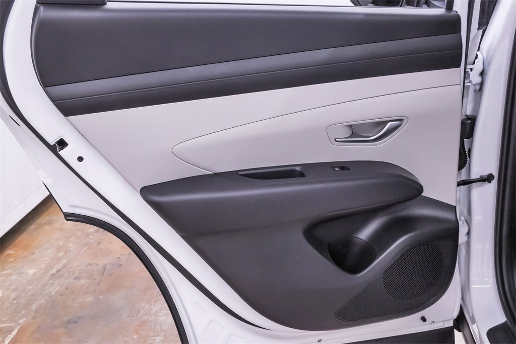 Certified 2025 Hyundai Tucson SE image 31