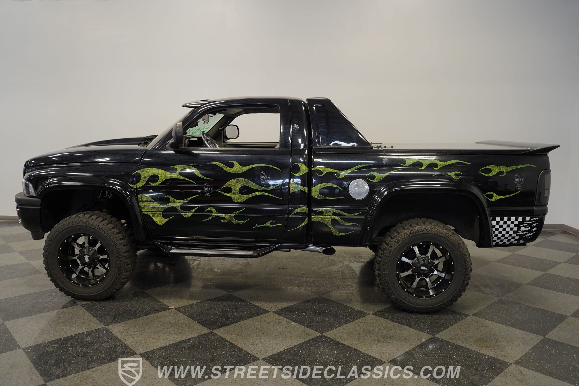 Used 1995 Dodge Ram 1500 Truck 4x4 Regular Cab image 2