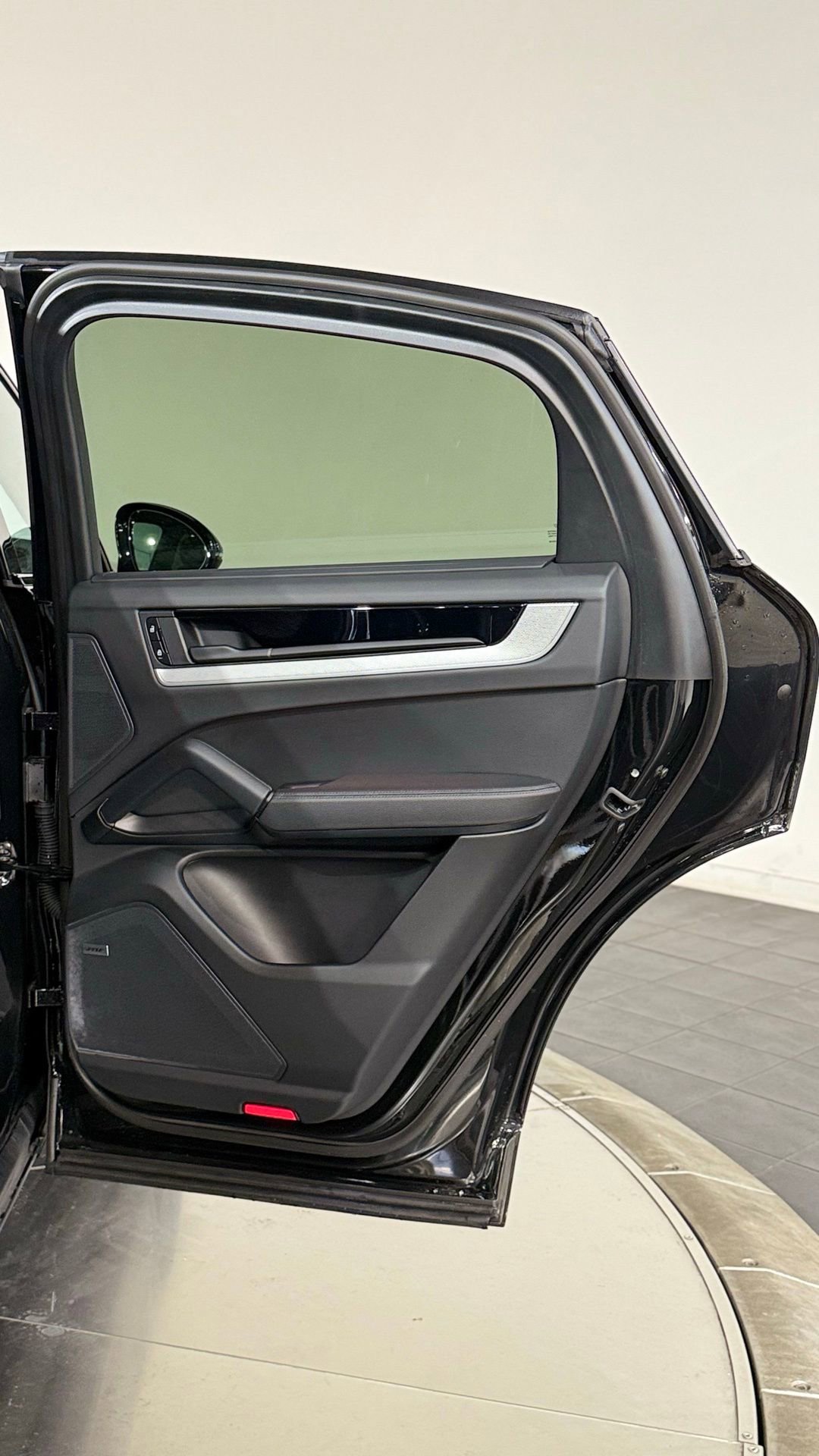 Used 2025 Porsche Cayenne Coupe image 61
