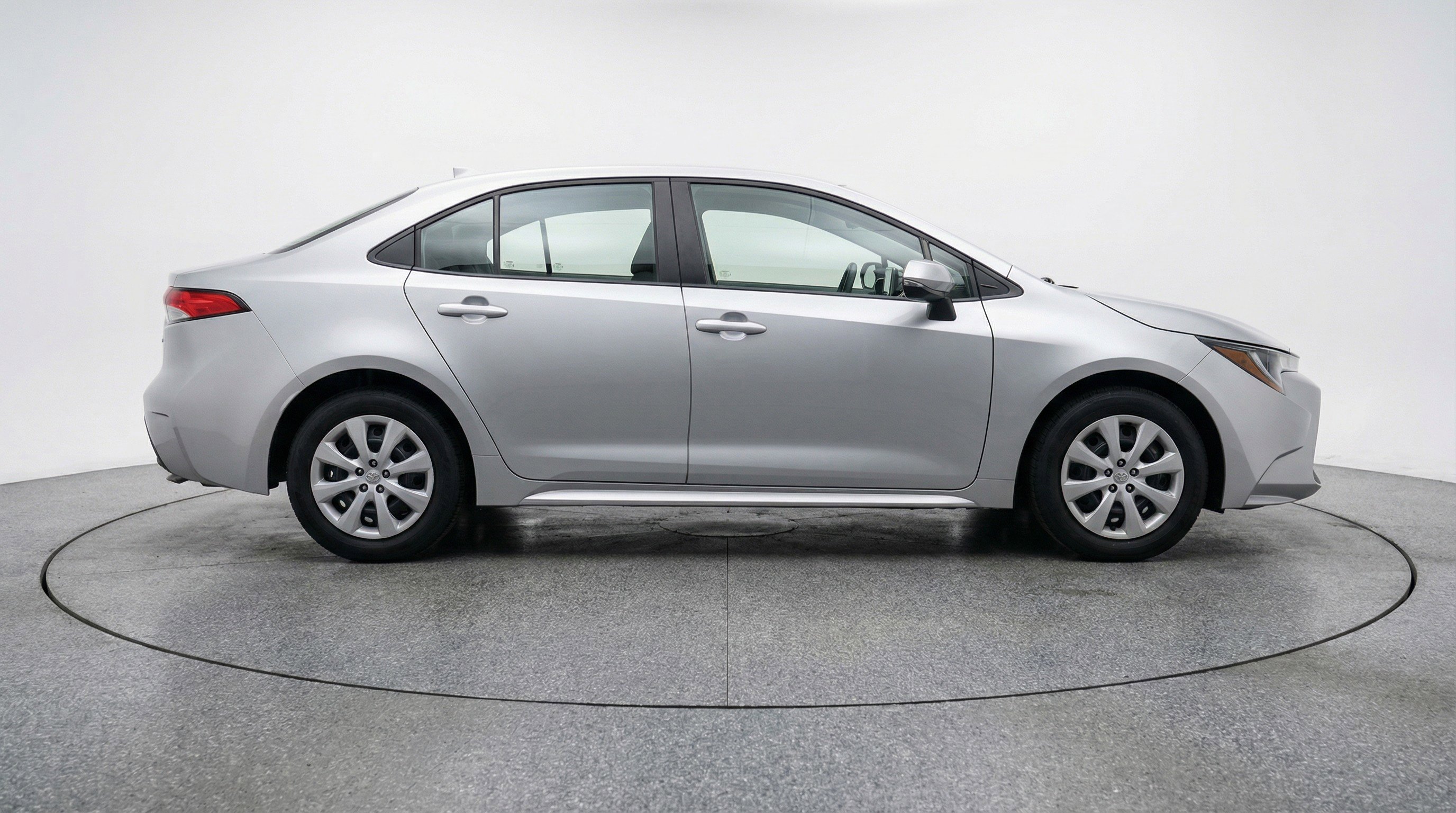 Used 2025 Toyota Corolla LE FWD image 11