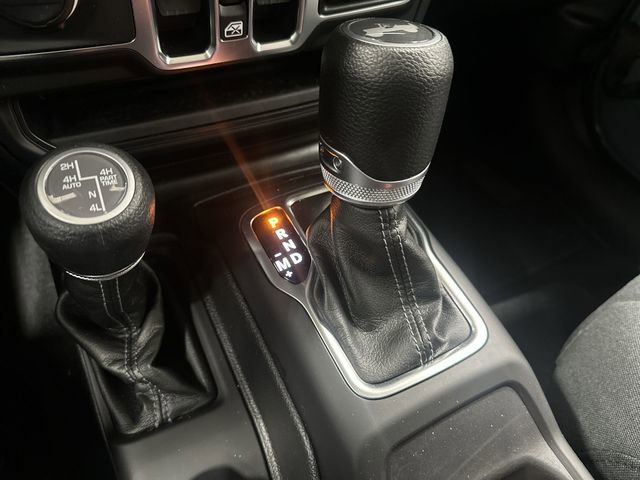 Used 2025 Jeep Wrangler Unlimited Sahara w/ Safety Group image 21