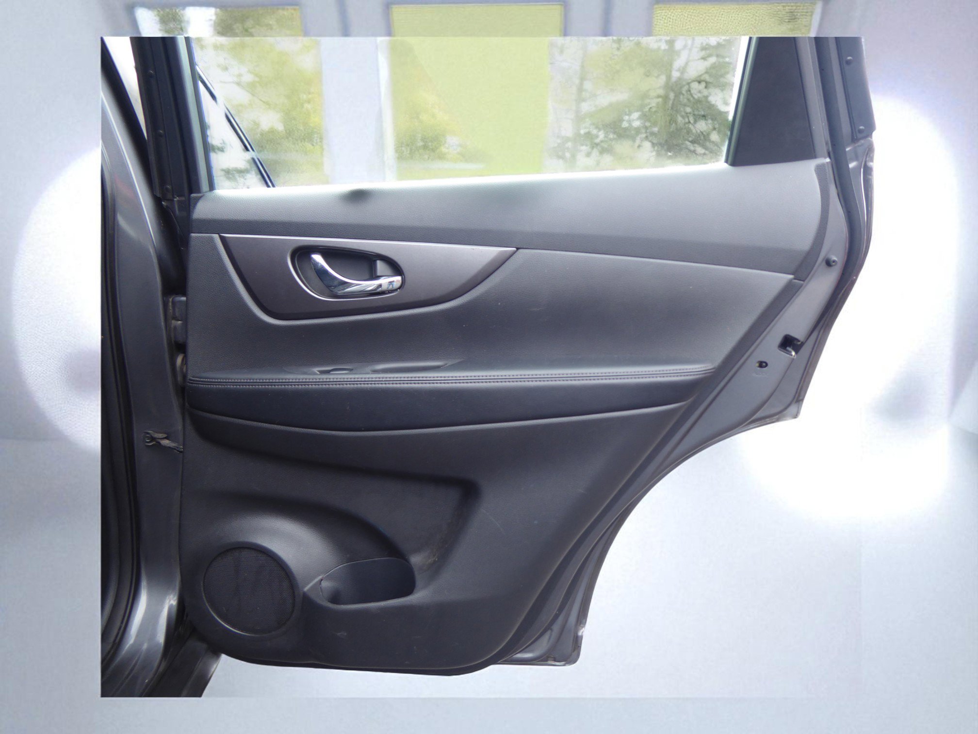 Used 2016 Nissan Rogue S image 22