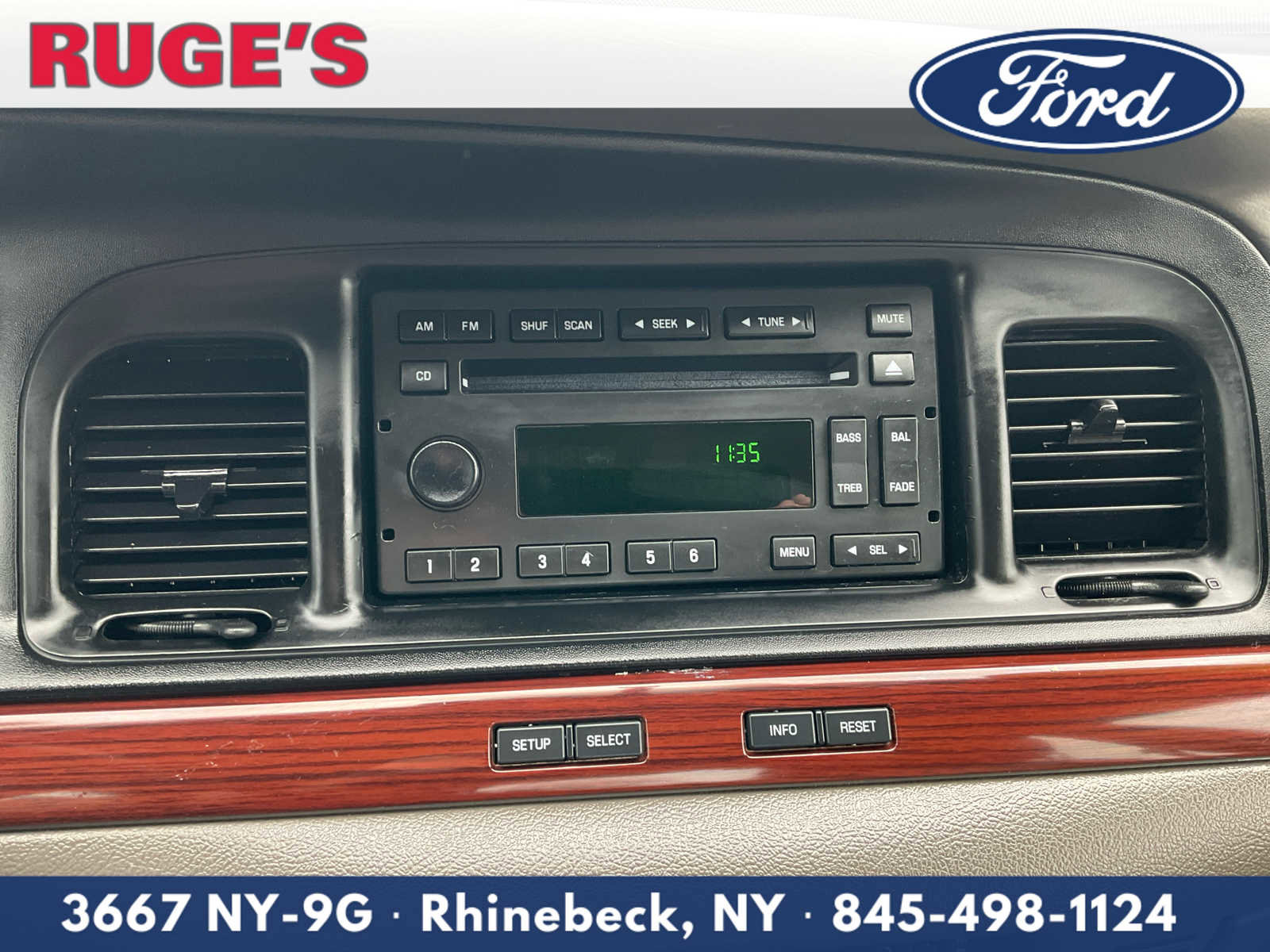 Used 2011 Ford Crown Victoria LX w/ Comfort Appearance Pkg RWD image 21
