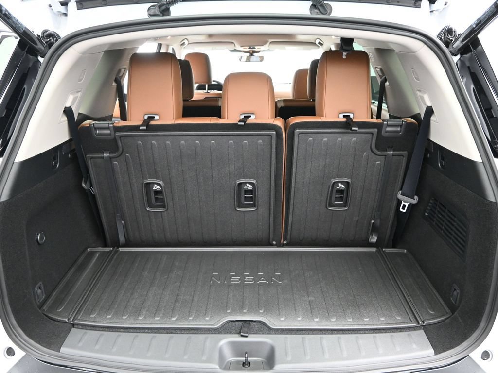 New 2026 Nissan Pathfinder Platinum w/ Cargo Package FWD image 14
