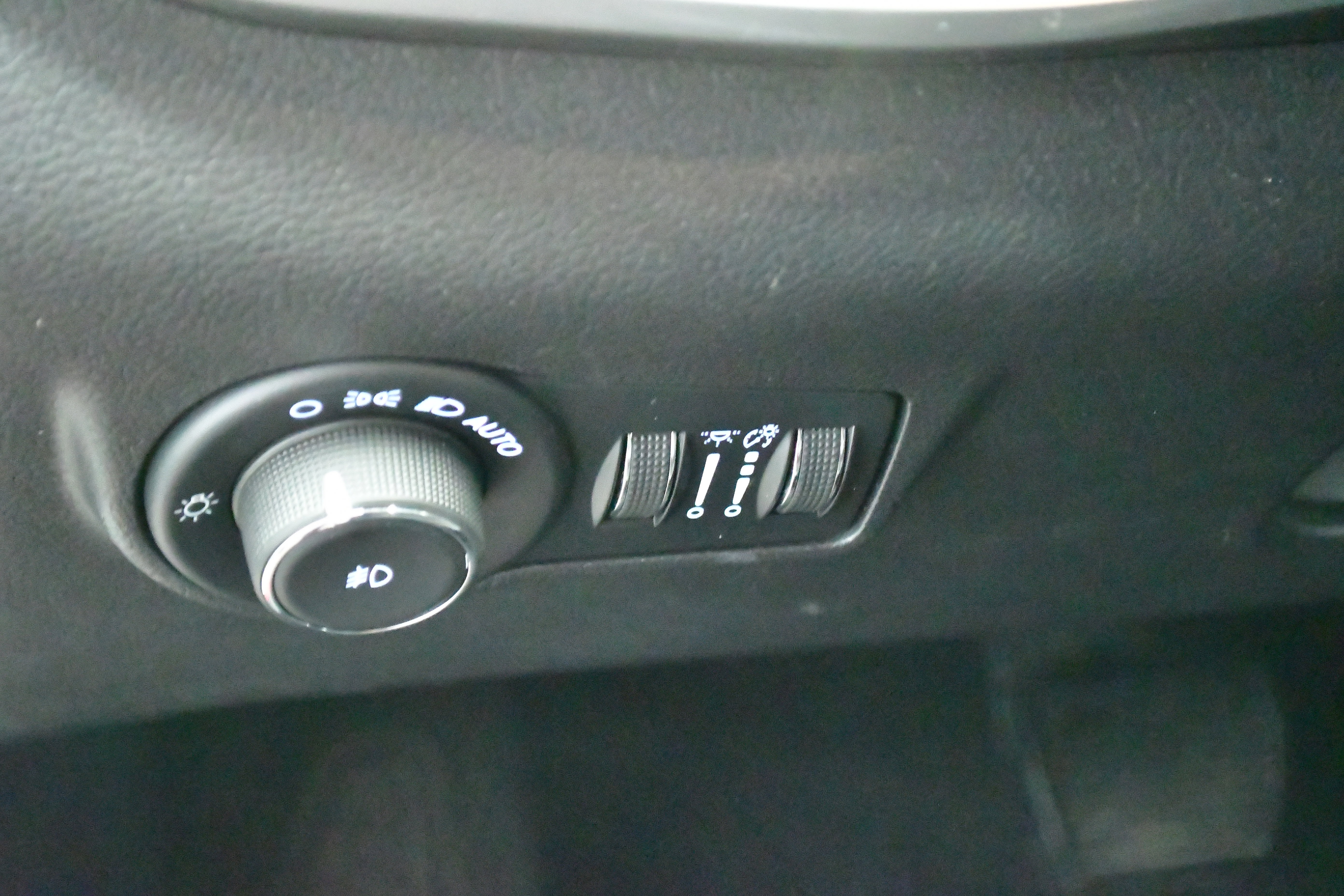Used 2025 Jeep Compass Limited AWD/4WD image 14