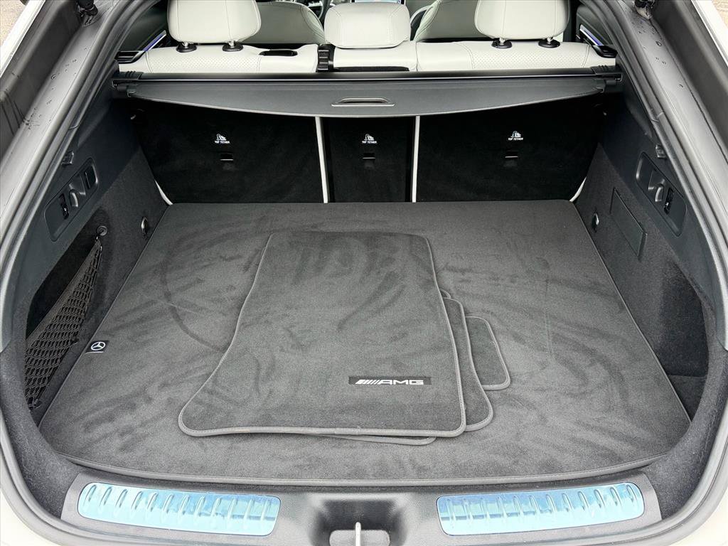 Used 2025 Mercedes-Benz GLC 300 4MATIC image 13