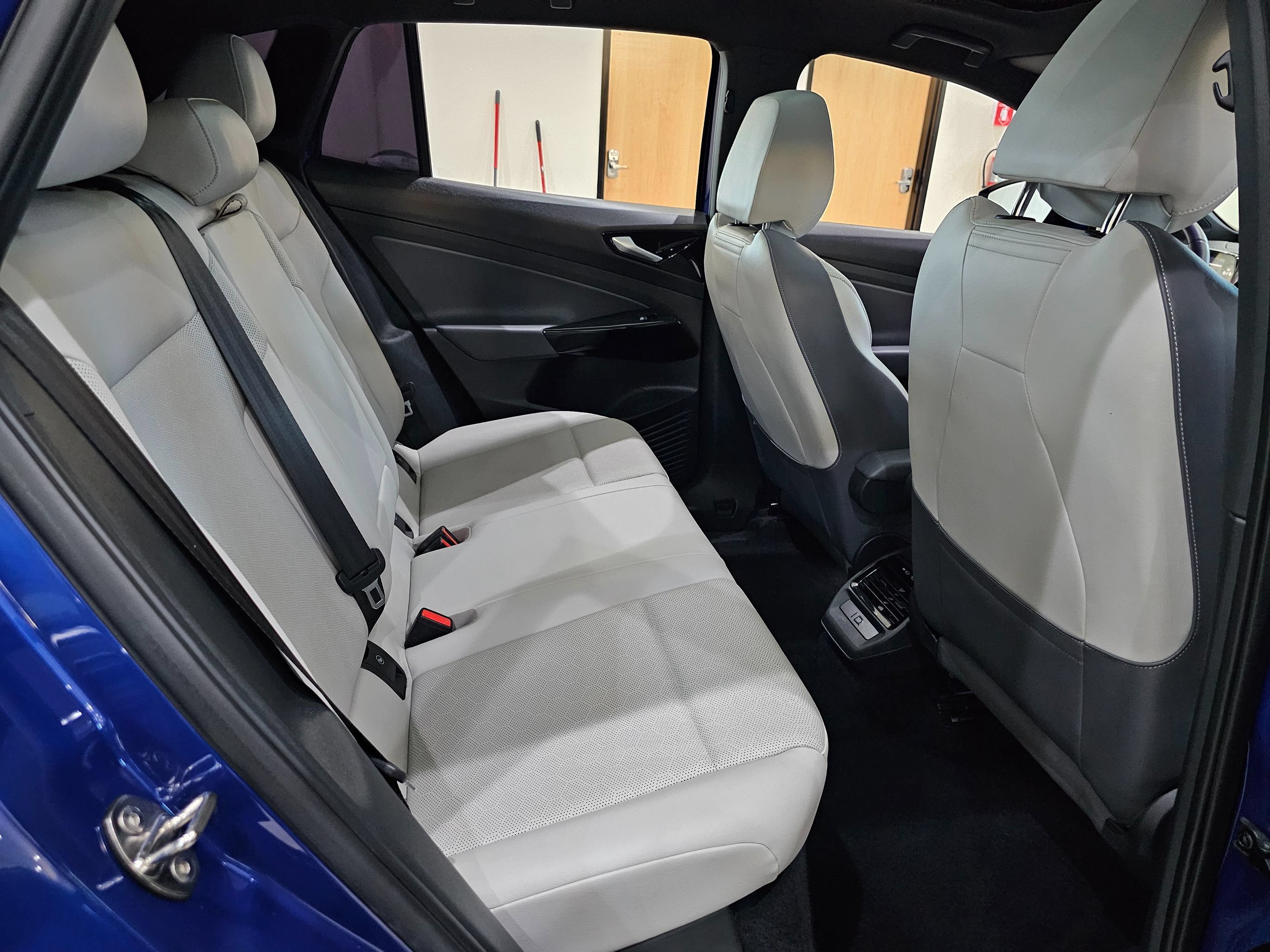 Used 2022 Volkswagen ID.4 Pro S RWD image 34