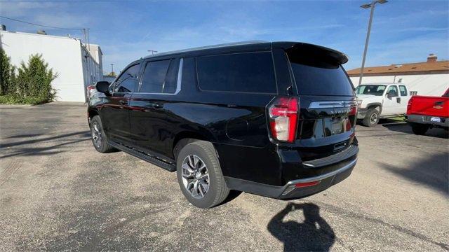 Used 2021 Chevrolet Suburban LT image 8