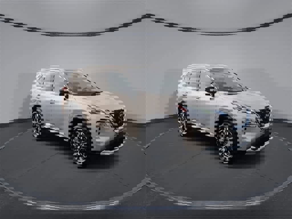 Used 2023 Nissan Rogue Platinum w/ Platinum Premium Package image 2