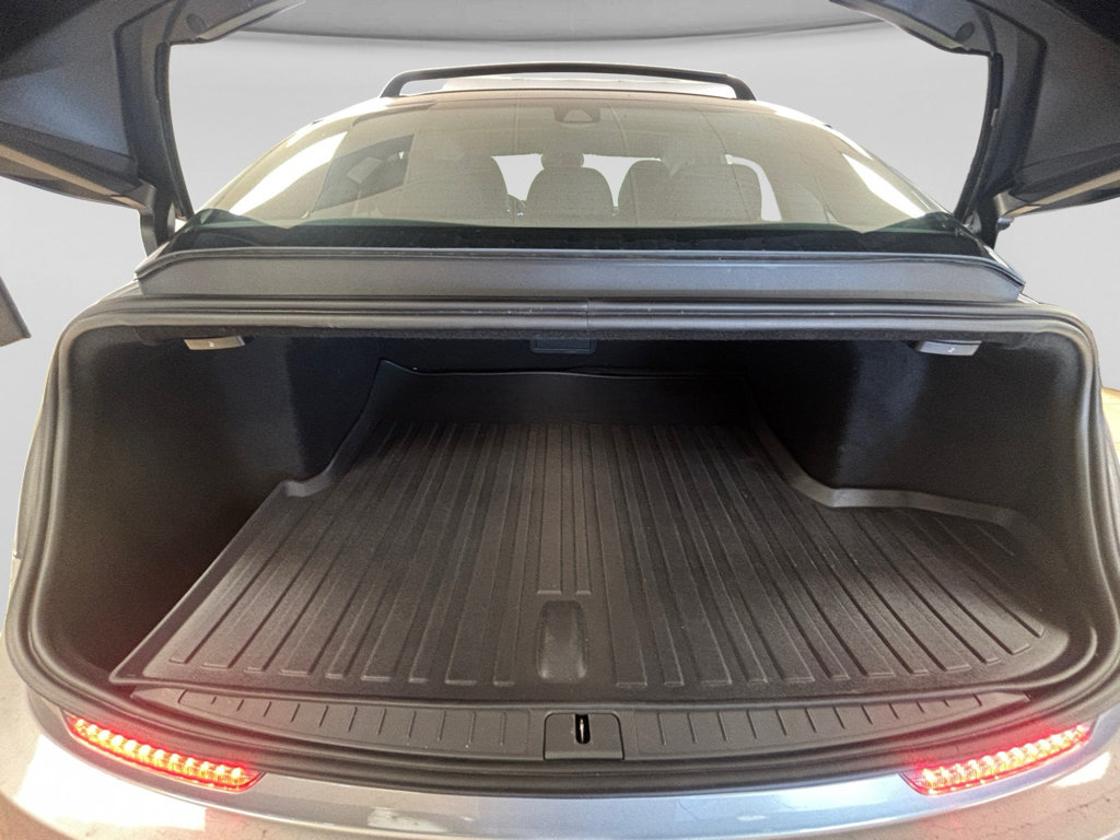 Used 2025 Lucid Air Pure RWD image 12