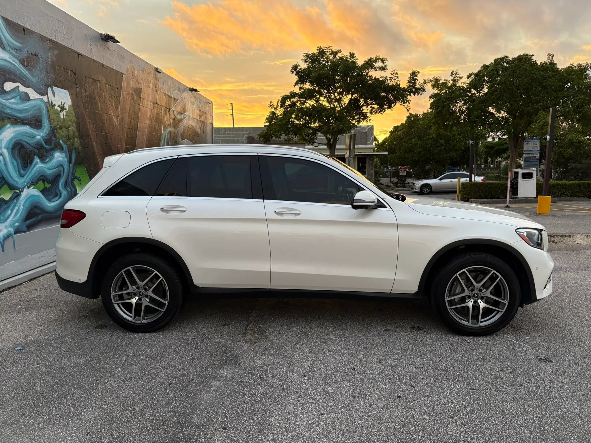 Used 2017 Mercedes-Benz GLC 300 4MATIC image 6