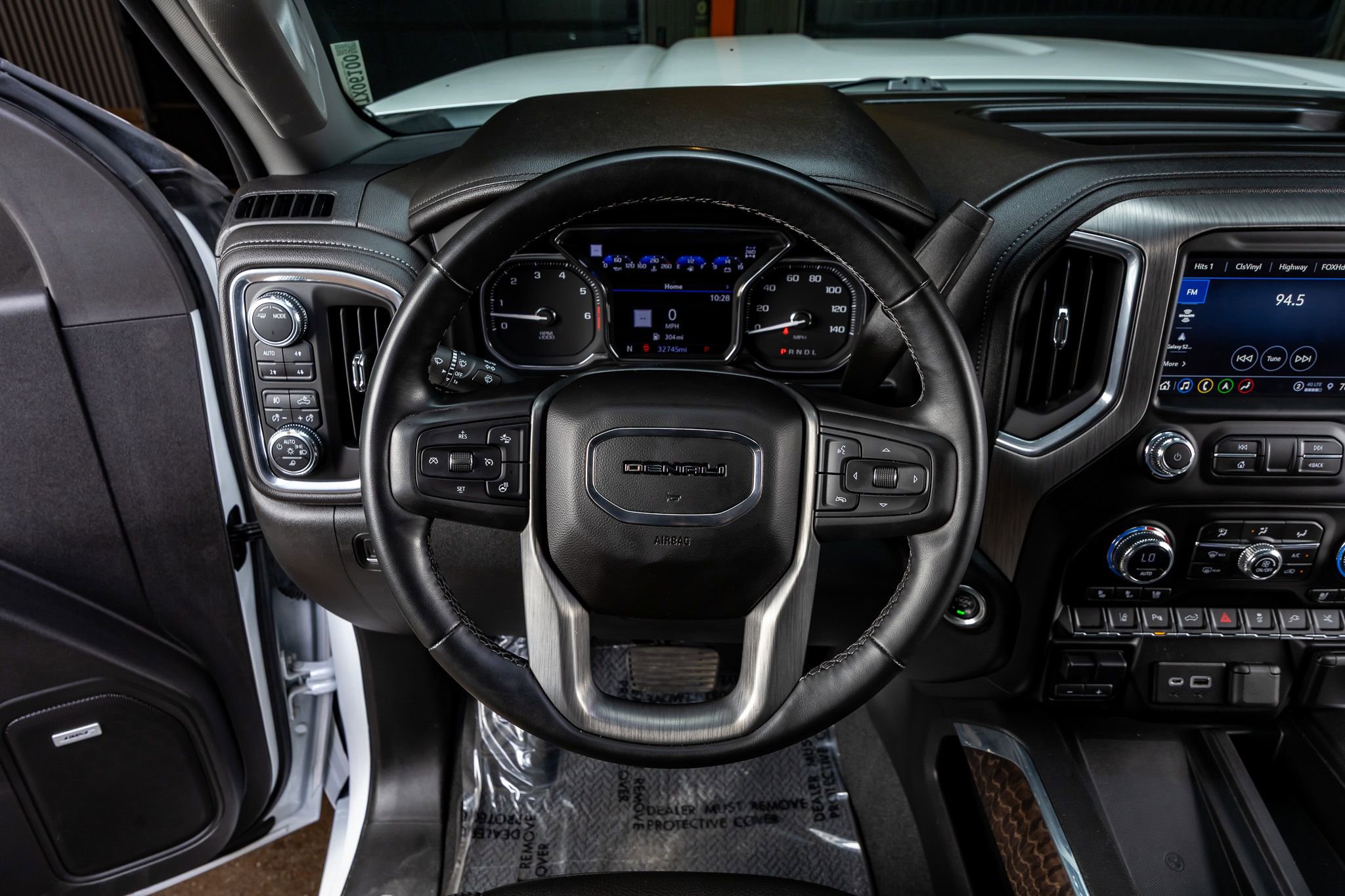 Used 2023 GMC Sierra 3500 Denali w/ Denali Ultimate Package image 19