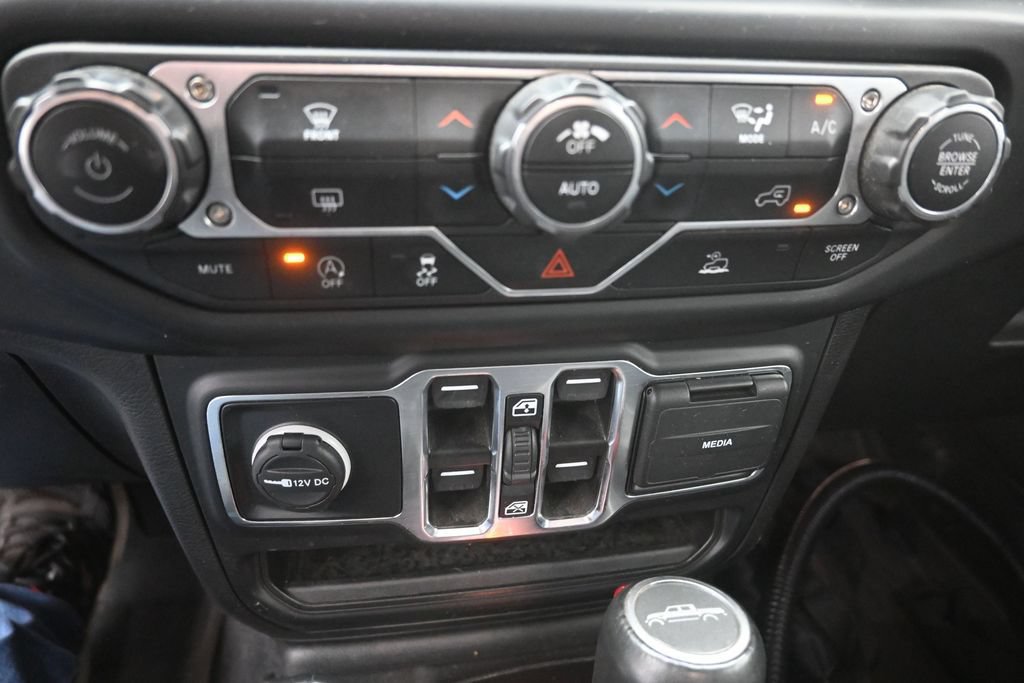 Used 2022 Jeep Gladiator Overland w/ Popular Equipment Package AWD/4WD image 9