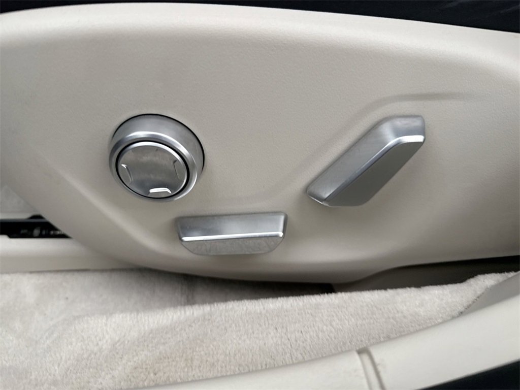 Used 2022 Lucid Air Grand Touring image 14