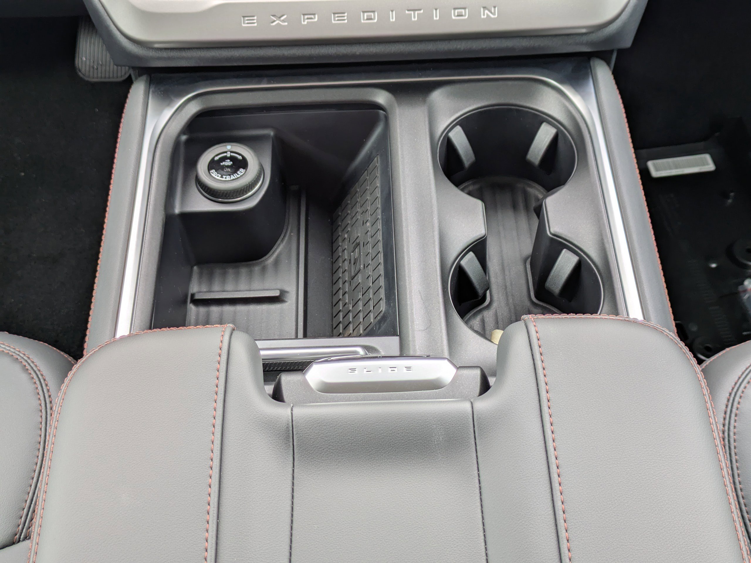 New 2025 Ford Expedition Active image 19