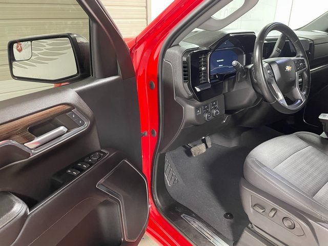 Used 2023 Chevrolet Silverado 1500 LT AWD/4WD image 10
