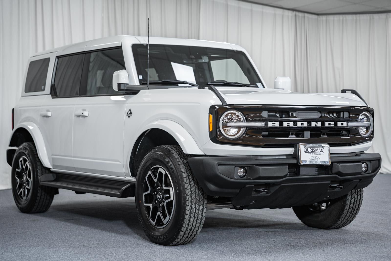 Certified 2025 Ford Bronco Outer Banks image 1